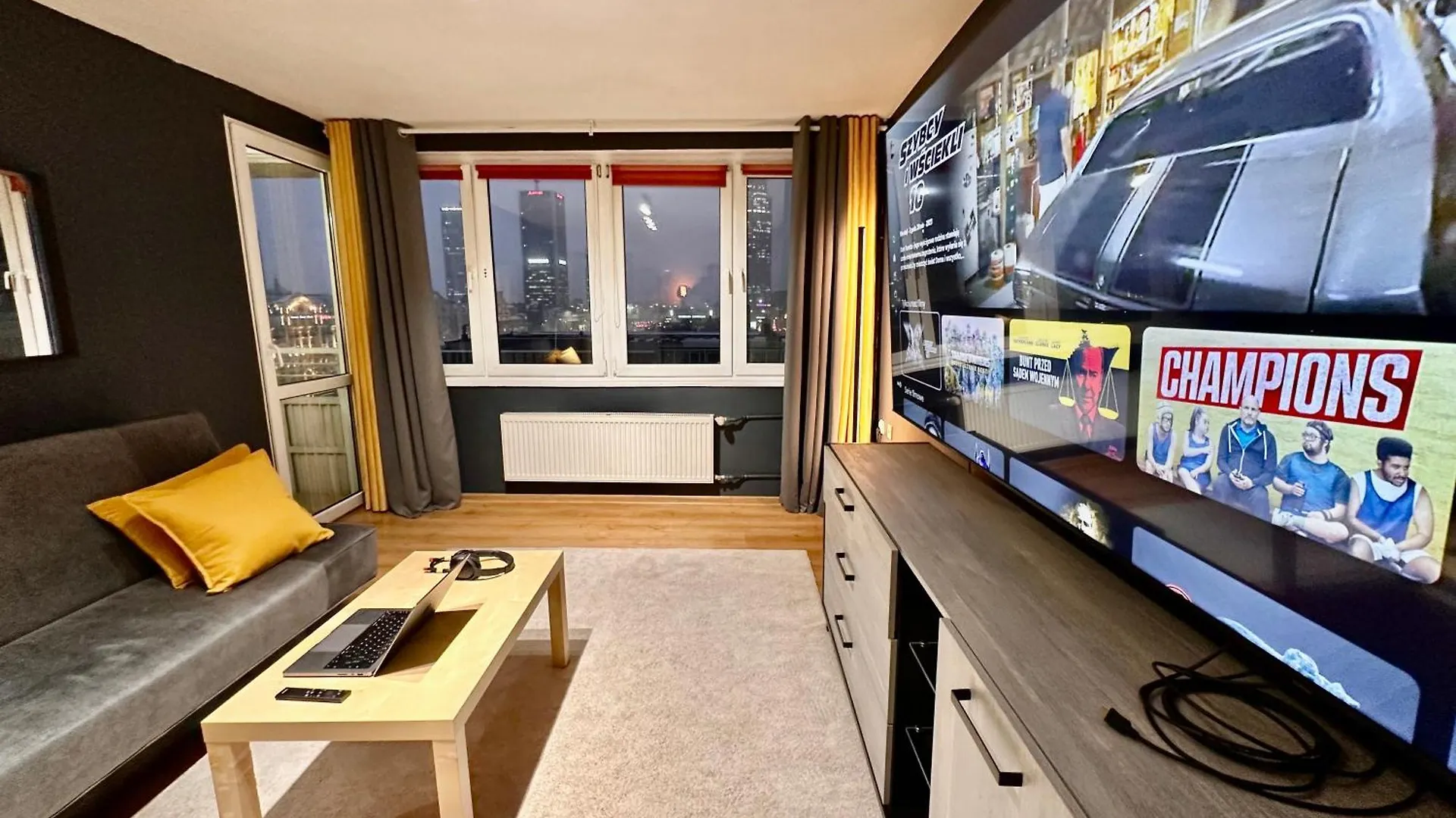 View 3 Fast Wifi 1Gbs 85'Tv Amazontv Hbo Disney+ Varsóvia Apartamento